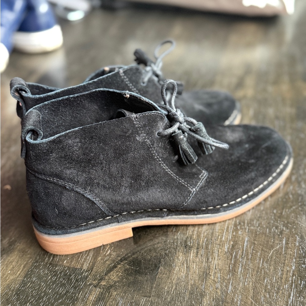 Hush Puppies Black Suede Tassel Ankle Boots Sz 8.5 Ladies, excellent condition